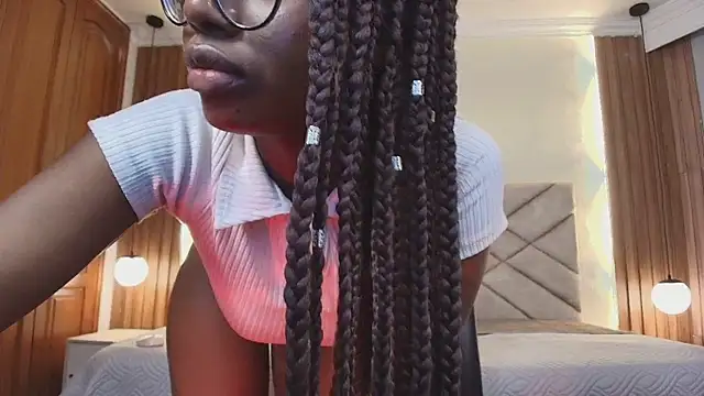 Raquel_jones live