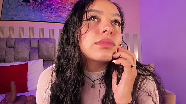 nina_glow live