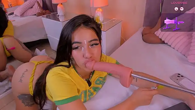 Megan_Thompsonn live