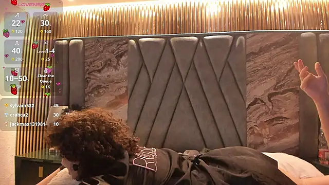 Chloe_and_Violeta live
