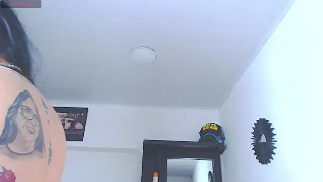 Vicky_hotmilf live
