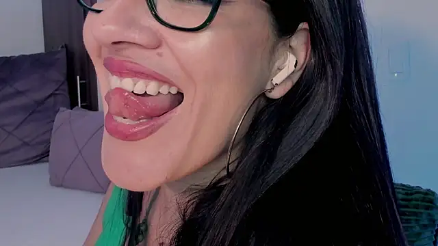 Pamela_Rosal live