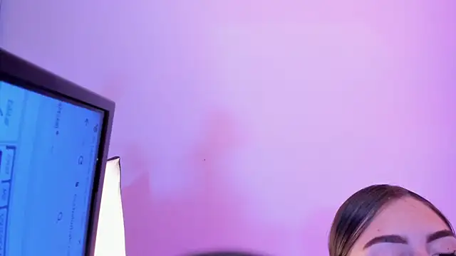 ArianaBaker live