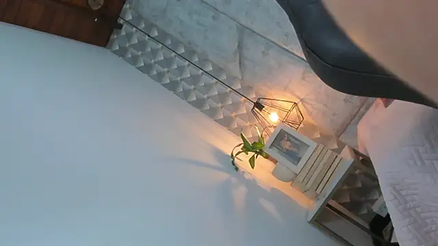 Sara_Thompsoon live