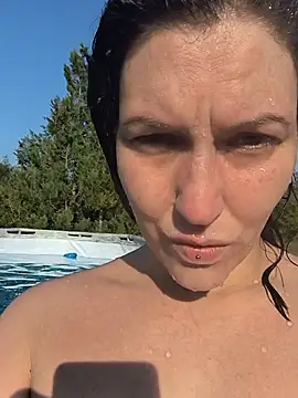 AmberLayla live