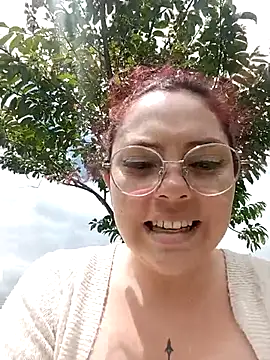 madelaine- live