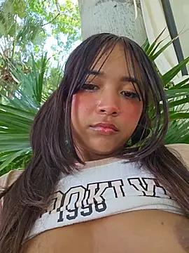 Pretty_karol live