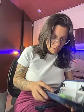 karlamorris_ live