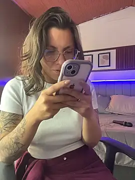karlamorris_ live