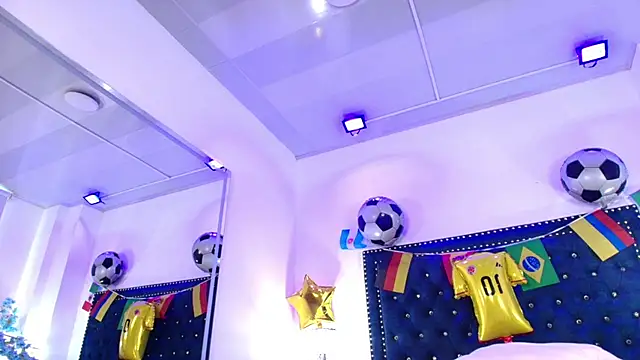 Amelie_adams live