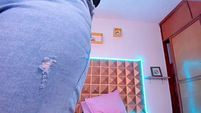 Naughty_Kat_ live
