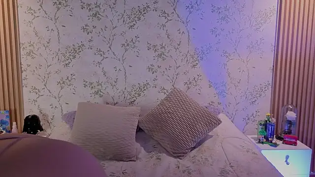 Charlotte__Miller live