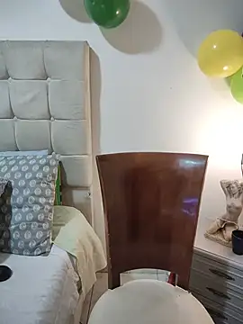 victoriagomez_1 live