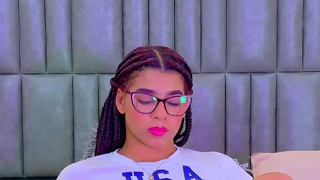 TiaraRosse live