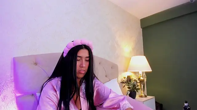 Mia_Montess live