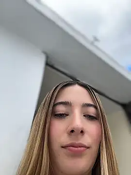 kloe__t18 live