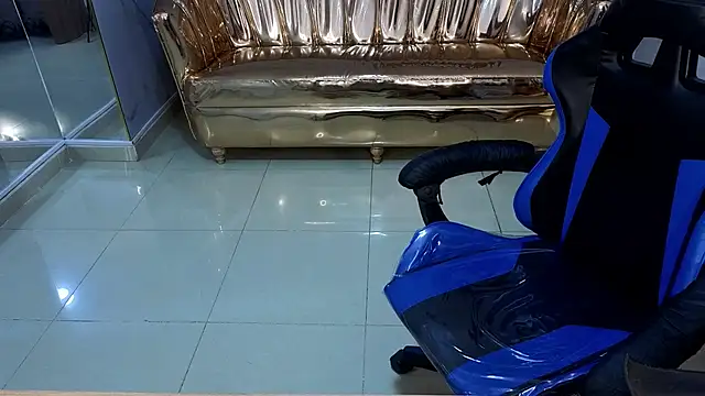 Isaa_s live