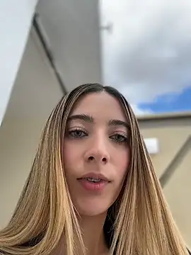 kloe__t18 live
