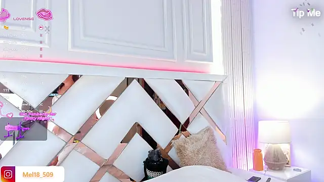 melanieklaus2 live
