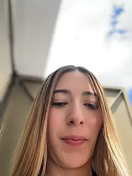 kloe__t18 live