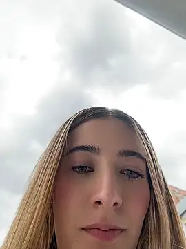 kloe__t18 live