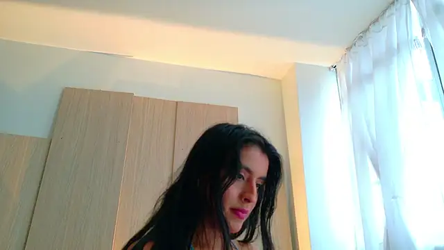 AliishaPss live