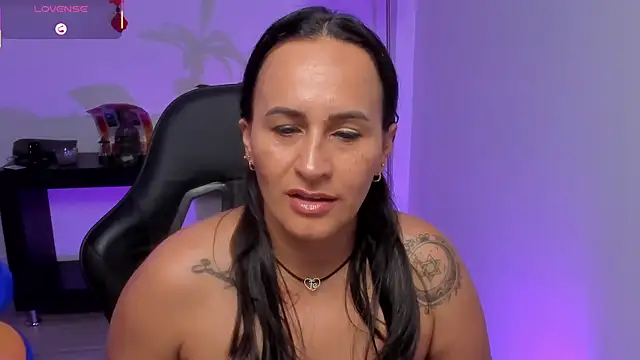 Sara_Charmy live