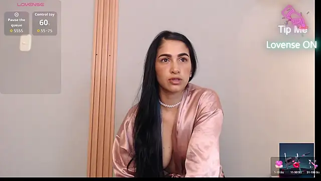 Thayssa_ross live