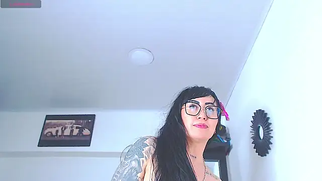 Vicky_hotmilf live