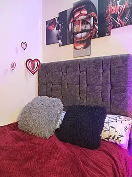 CurvyLolaX live