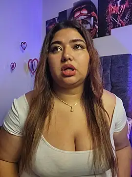 CurvyLolaX live