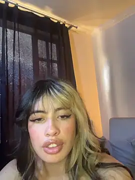 Isabella_collins- live