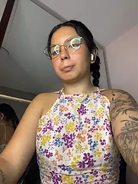 Rosita_forever_ live