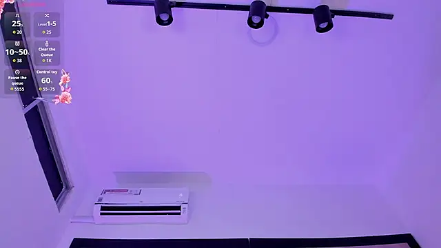 MayaaCross live