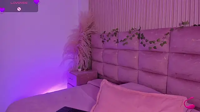 HannaRhodes live
