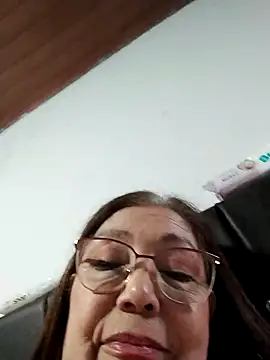 Vicky_Rosse live
