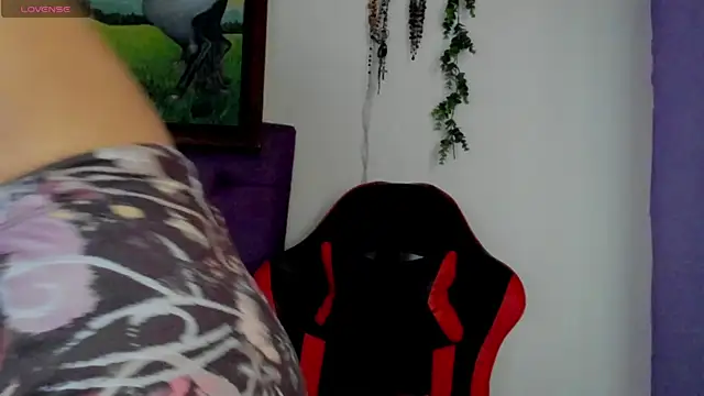 Cloeandtyfanny live