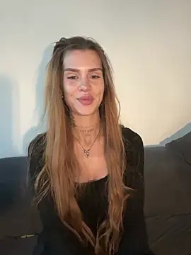 EmiliaCatalina live