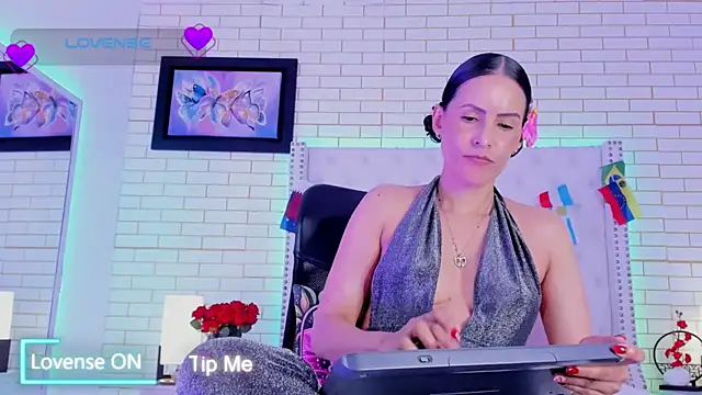 Coco_Balenciaga_ live