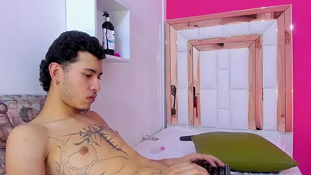 Camila_and_Johan_naughty live
