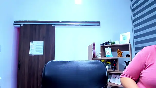 LeilaSmith_ live