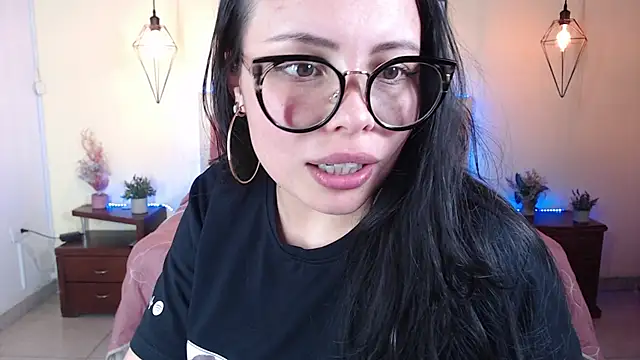 Megan_05_ live