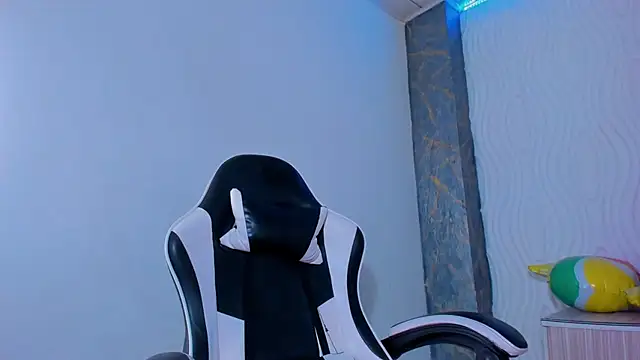 Raven_Rouge_ live