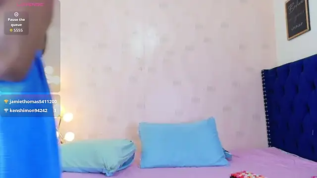 littleebonymommy live