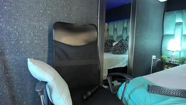 Larabrooks live