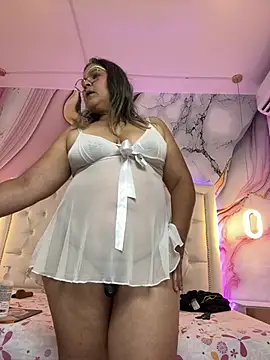 Lucy_Milf_474 profile