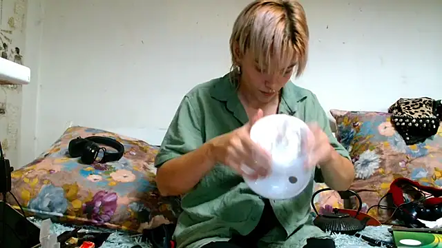 Sophie_Bell live