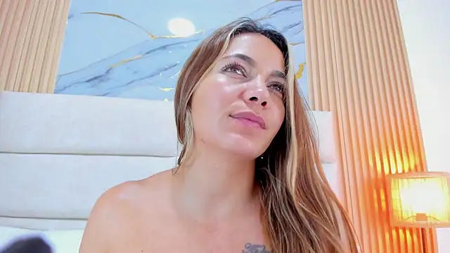 Mia_Malkovaa_ live