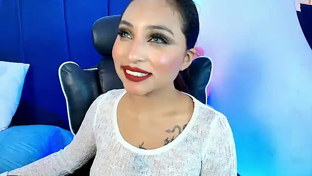 Naiaa_Cruz live