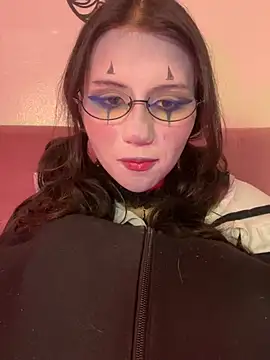 HollyPeach live